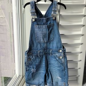 Gap overall shorts